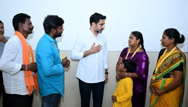 మంగళగిరిలో లోకేష్ ప్రజాదర్బార్ కొనసాగింపు