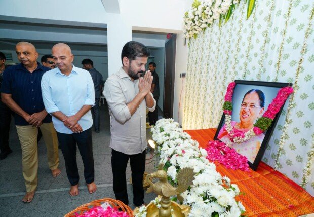 మాజీ ఎంపీ గడ్డం రంజిత్ రెడ్డి కుటుంబానికి సీఎం పరామర్శ