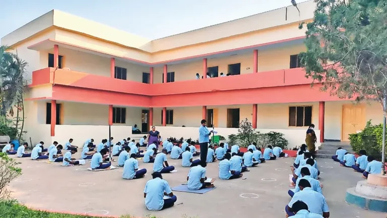 ఏపీ స్కూల్స్‌లో కొత్త బోధన విధానం.. క్లిక్కర్‌తో ఇంటరాక్టివ్ క్లాసులు