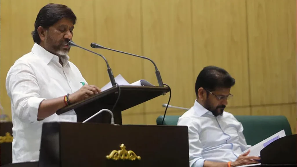 సంచలన నిర్ణయం.. రేషన్ కార్డు ఉన్నవారికి రూ.5 లక్షల బీమా
