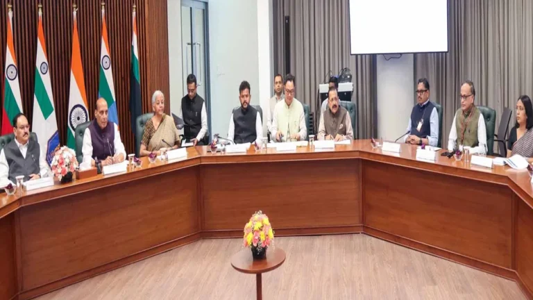 పశ్చిమ ఆసియా సంక్షోభం.. కేంద్రం అలర్ట్.. మంత్రుల అత్యవసర భేటీ