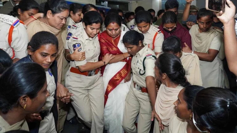 ఖమ్మంలో ఉద్రిక్తత.. కవిత నిరాహార దీక్ష భగ్నం – పోలీసులు అదుపులోకి