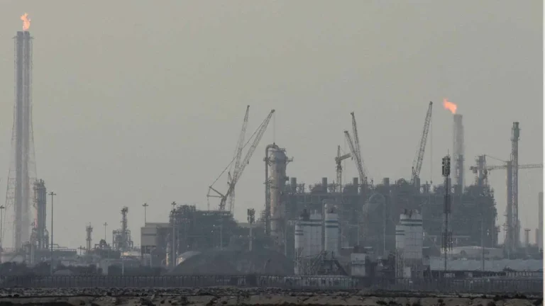 ఇరాన్ కొత్త వ్యూహం – చమురు, గ్యాస్ సరఫరాలపై దాడులు