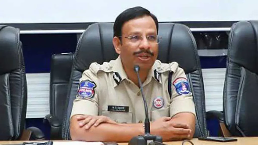 పెట్రోల్ కొరతపై పుకార్లు నమ్మొద్దు.. సజ్జనార్ హెచ్చరిక