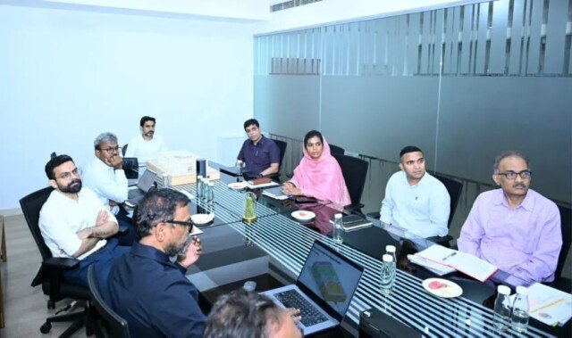 పాఠశాలల్లో భోజన నాణ్యతపై కఠిన చర్యలు.. క్లిక్కర్ విధానం అమలు: నారా లోకేష్