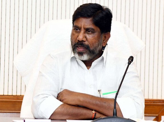 విద్యతోనే భవిష్యత్‌ నిర్మాణం.. భట్టి విక్రమార్క పిలుపు