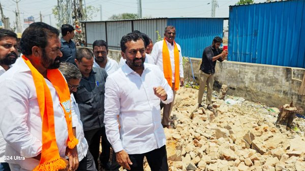 రహదారి విస్తరణ ముసుగులో భూముల కబ్జా – రఘునందన్ రావు కఠిన చర్యల ఆహ్వానం