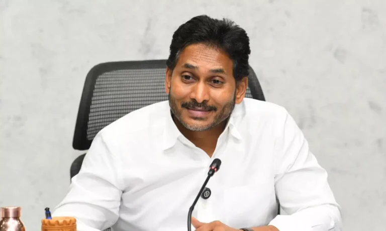రాజధాని అంశంపై జగన్ కీలక వ్యాఖ్యలు