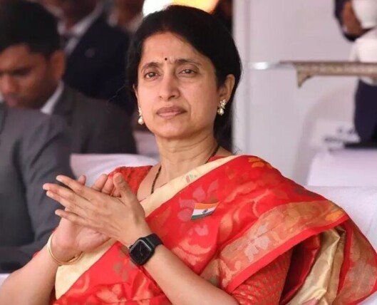 భారతీ రెడ్డి నుంచి టెక్ కంపెనీలకు లీగల్ నోటీసులు