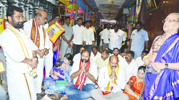 మహిళల అభివృద్ధే లక్ష్యం: మంత్రి కొలుసు పార్థసారథి