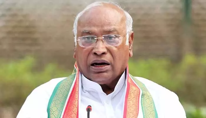 మోదీపై మల్లికార్జున ఖర్గే తీవ్ర వ్యాఖ్యలు