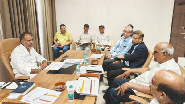 100 రోజుల్లో 6 లక్షల సూర్యఘర్ కనెక్షన్లు పూర్తి చేయాలి: మంత్రి రవికుమార్ ఆదేశాలు