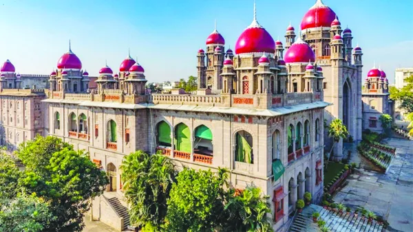 పెన్షన్ చెల్లింపుల జాప్యంపై హైకోర్టు ఆగ్రహం