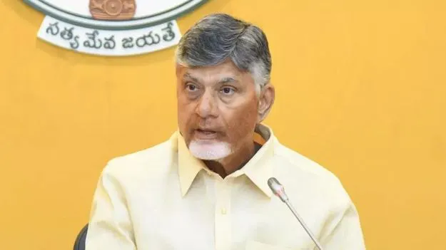 కుప్పం టీడీపీ నేతలకు నారా చంద్రబాబు నాయుడు క్లాస్.. వర్గ రాజకీయాలపై ఆగ్రహం