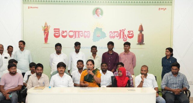 ఉద్యోగాలపై జీవోలతో అడ్డంకులు.. కవిత ఆరోపణలు