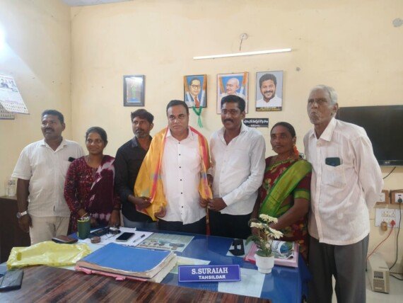 తాసిల్దార్ కు సన్మానం.