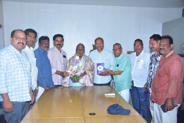 సమాజంలో మార్పు జర్నలిస్టులతోనే సాధ్యం