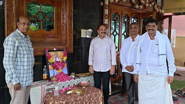 వెంకయ్య చౌదరి సేవా నిరతి స్ఫూర్తిదాయకం