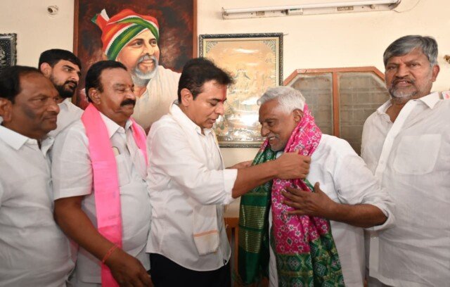 జీవన్ రెడ్డికి బీఆర్‌ఎస్ ఆహ్వానం – సానుకూలంగా స్పందించిన సీనియర్ నేత