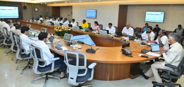 వెలగపూడిలో ఏపీ కేబినెట్ సమావేశం.. సీఎం చంద్రబాబు అధ్యక్షతన కీలక చర్చలు