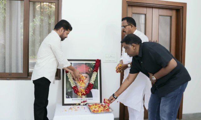 జ్యోతిరావు పూలేకు సీఎం రేవంత్ రెడ్డి ఘన నివాళులు