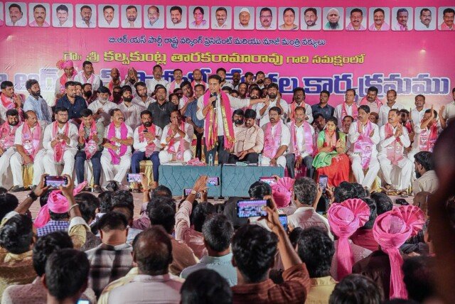 పీర్జాదీగూడలో రాజకీయ మార్పులు.. బీఆర్‌ఎస్‌లో చేరిన కౌన్సిలర్లు