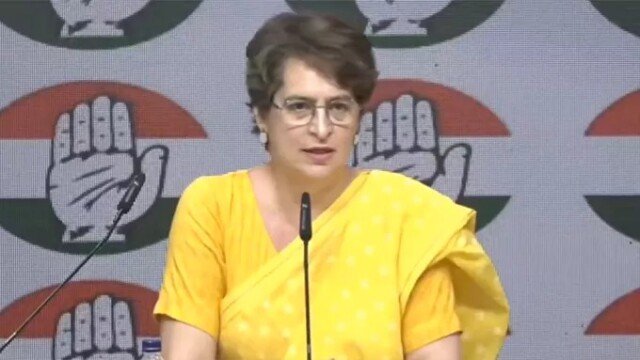 ఎన్డీయేకు చీకటి రోజు: ప్రియాంకా గాంధీ వ్యాఖ్యలు