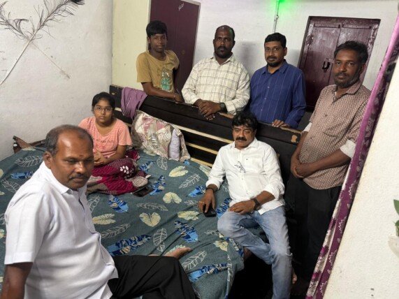 శరణ్యను పరామర్శించిన రాష్ట్ర కాపు జేఏసీ అధ్యక్షుడు చందు జనార్దన్