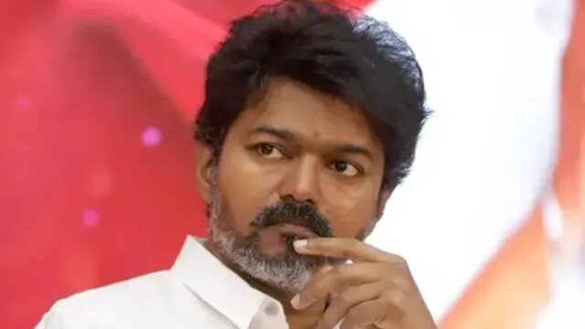 విజయ్‌కు మద్రాసు హైకోర్టు నోటీసులు