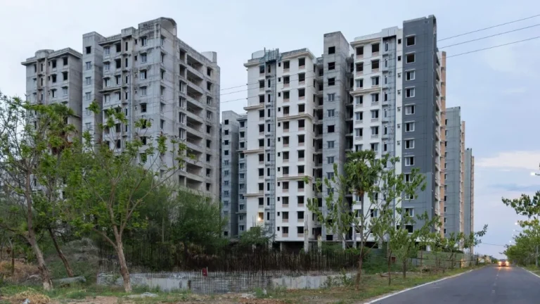 అమరావతి నిర్మాణం వేగవంతం.. వినియోగానికి సిద్ధమైన ప్రజాప్రతినిధుల నివాసాలు