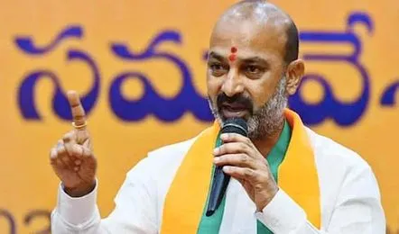 పాతబస్తీపై బండి సంజయ్ సీరియస్ ప్రశ్నలు
