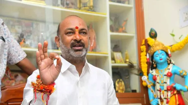 ఆర్టీసీ సమ్మెపై కేంద్ర మంత్రి బండి సంజయ్ విమర్శలు.. “ప్రభుత్వ నిర్లక్ష్యమే కారణం”