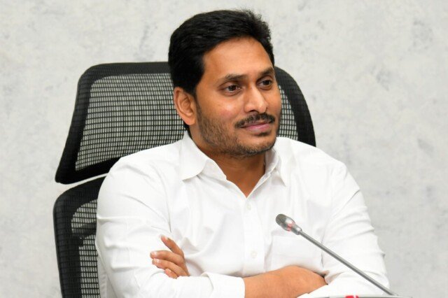 వైఎస్సార్ పాదయాత్రకు 23 ఏళ్లు.. జగన్ నివాళి