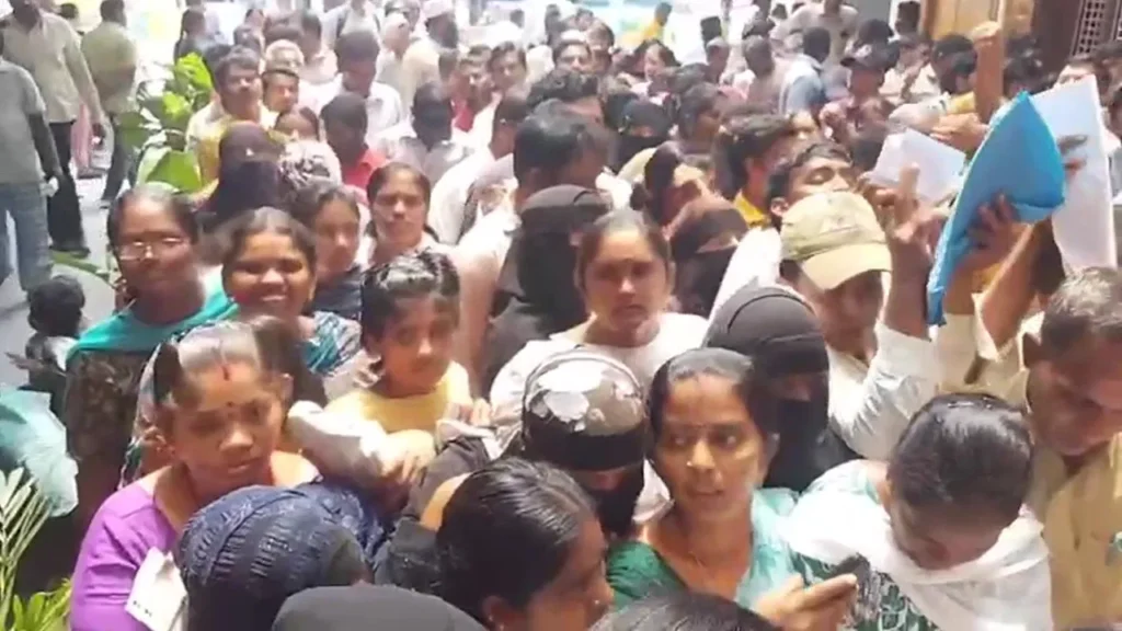 నల్లగొండలో ప్రభుత్వ స్కూల్‌కు డిమాండ్.. అడ్మిషన్ల కోసం తల్లిదండ్రుల రద్దీ