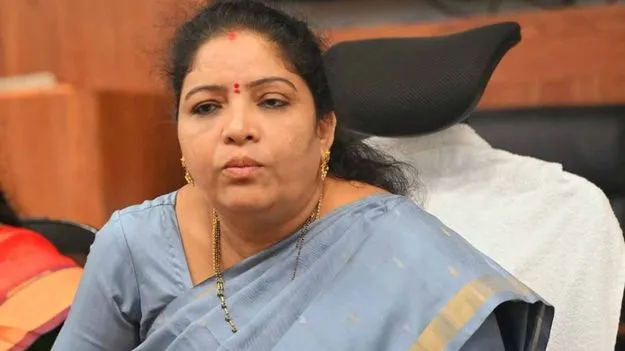 వైసీపీపై మంత్రి సంధ్యారాణి ఫైర్.. “ప్రభుత్వానికి వారికి సమాధానం చెప్పాల్సిన అవసరం లేదు”