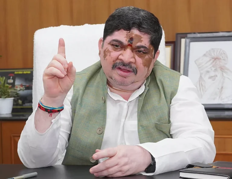 ఆర్టీసీ సమ్మెతో ప్రభుత్వం అప్రమత్తం