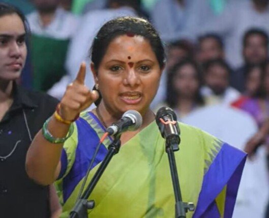 కేటీఆర్‌పై కవిత ఘాటు వ్యాఖ్యలు.. తెలంగాణ రాజకీయాల్లో మాటల యుద్ధం ముదురు