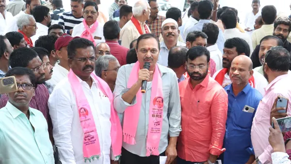 ఆర్టీసీ కార్మికుల ధర్నాకు ఎమ్మెల్యే బండారి లక్ష్మారెడ్డి మద్దతు