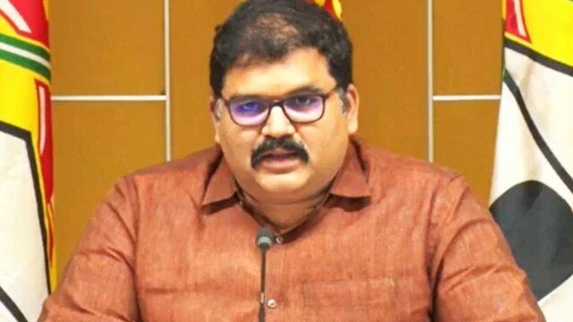 మావిగన్‌ వివాదంపై రాజకీయ వేడి.. జగన్‌పై పట్టాభిరామ్ విమర్శలు