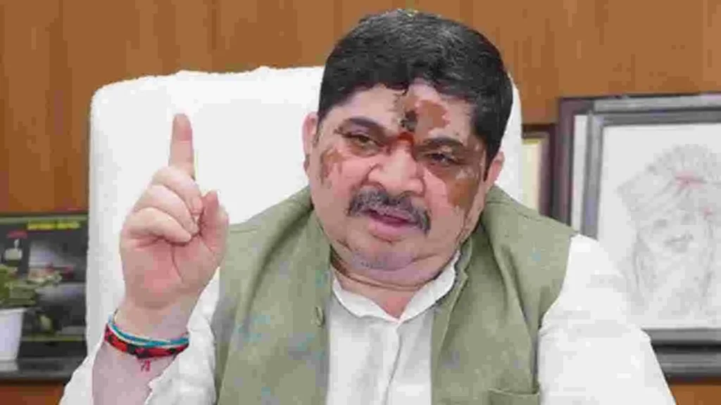 తేజస్వి సూర్య వ్యాఖ్యలపై పొన్నం ఫైర్.. రికార్డుల నుంచి తొలగించాలని డిమాండ్