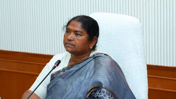 మహిళా రిజర్వేషన్లపై బీజేపీ నాటకం: మంత్రి సీతక్క