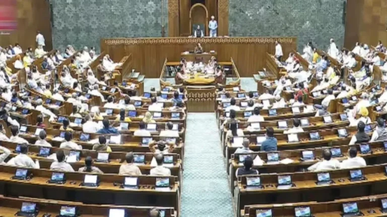 కీలక బిల్లులపై లోక్‌సభలో ఓటింగ్.. ఉత్కంఠభరిత పరిస్థితి