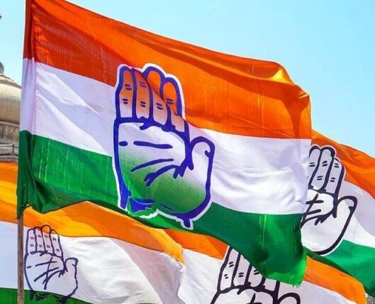 పెట్రోల్ ధరల పెంపుపై కాంగ్రెస్ ఫైర్.. “ప్రజల జేబుల దోపిడీ ఆగడం లేదు”