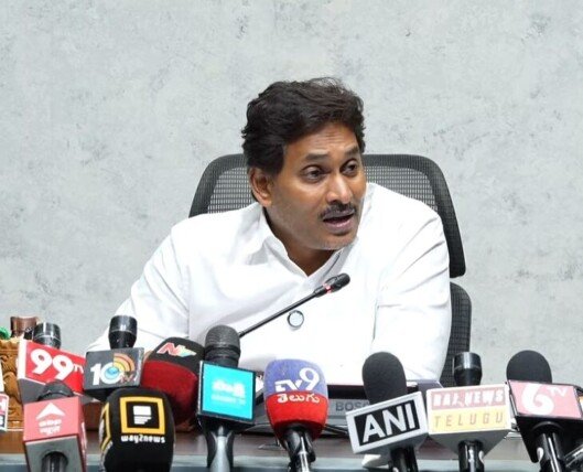 చంద్రబాబు పాలనపై జగన్ విమర్శలు.. “మోసం గ్యారంటీ” అంటూ ఫైర్