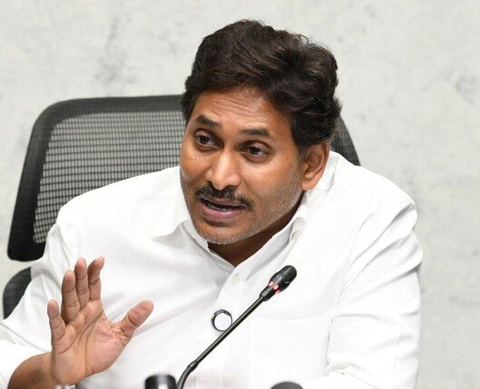 డీఎస్సీపై జగన్ తీవ్ర ఆరోపణలు.. లోకేశ్‌ను తప్పించాలని డిమాండ్