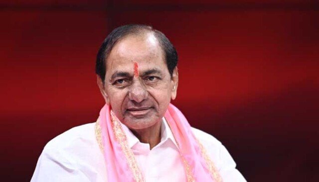 కార్మికుల కష్టం దేశ సంపదకు మూలం: కేసీఆర్