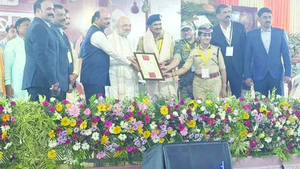 నక్సలిజం నిర్మూలనలో తెలంగాణ పోలీసులకు కేంద్రం ప్రశంసలు
