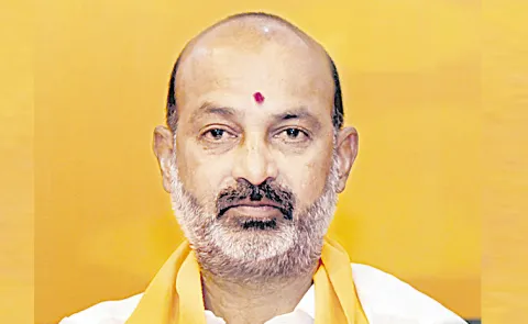 పరువు నష్టం ఆరోపణలపై కోర్టును ఆశ్రయించిన బండి సంజయ్