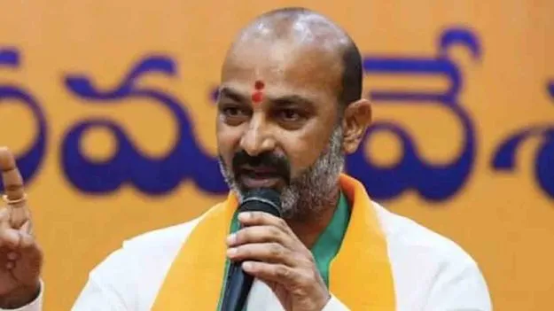 దేశం మొత్తం బీజేపీ వైపు చూస్తోంది: బండి సంజయ్ కుమార్ వ్యాఖ్యలు