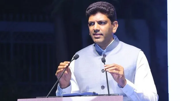 గుంటూరు ఛానల్‌పై వైసీపీ నిర్లక్ష్యం: కేంద్ర మంత్రి పెమ్మసాని విమర్శలు